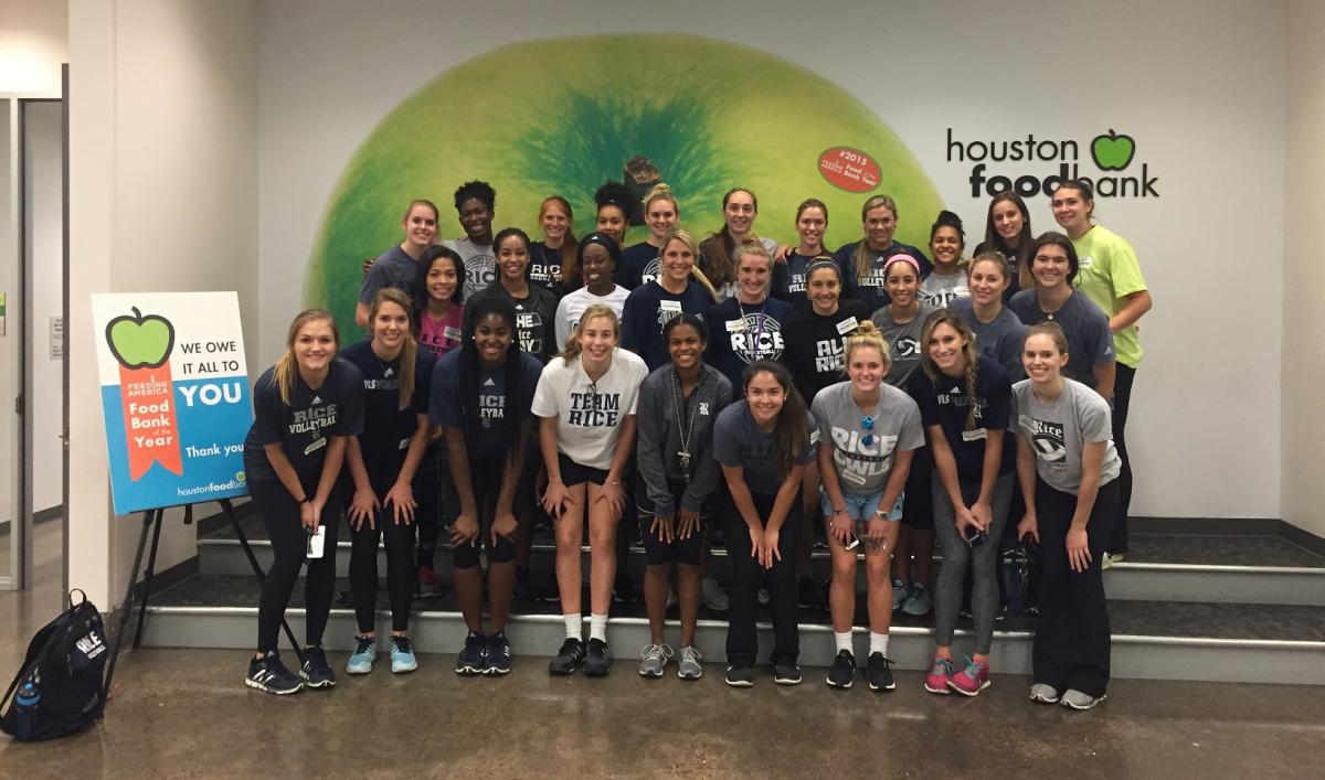 Sport management students at the Houston Food Bank